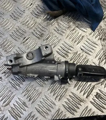 Audi A4 S4 B6 8E 8H Ignition lock 4b0905851fhf2