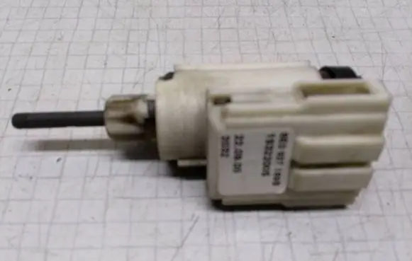 Volkswagen Transporter - Caravelle T5 Brake pedal sensor switch 8E0927189B 19322005
