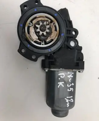 Hyundai ix35 Front door window regulator motor 402391B