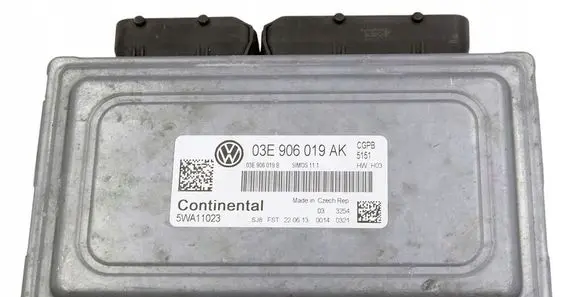Volkswagen Polo V 6R Engine control unit/module 03E906019AK