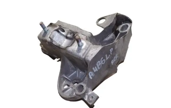 Audi A4 S4 B6 8E 8H Engine mounting bracket 8E0199352F