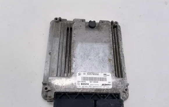Opel Insignia A Engine control unit/module ECU 55570932