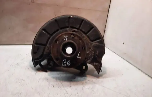 Volkswagen PASSAT B6 Front wheel hub