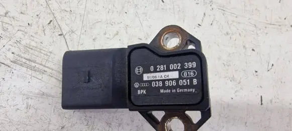 Audi A3 S3 8P Air pressure sensor 038906051B 0281002399