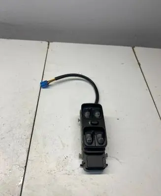 Mercedes-Benz C W203 Electric window control switch A2038218051 501810