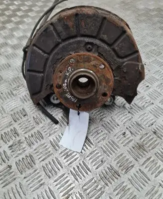 Volkswagen PASSAT CC Front wheel hub