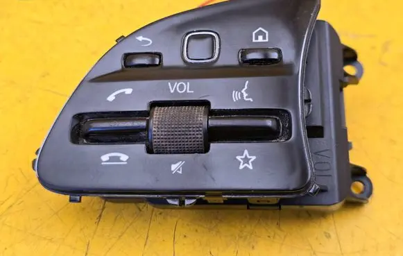 Mercedes-Benz E W213 Steering wheel buttons/switches A0999053504