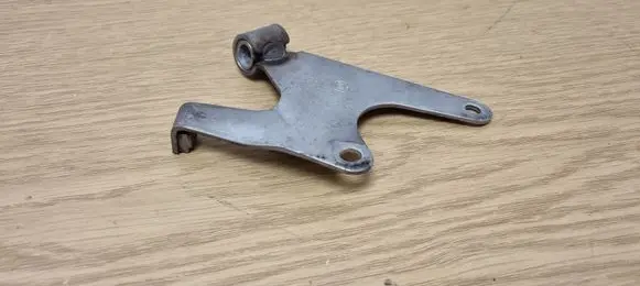 BMW 3 E90 E91 Muffler mount bracket/holder 7805775