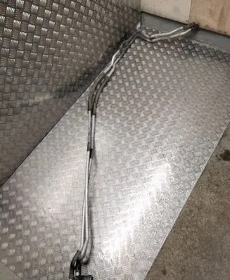 Volkswagen Touareg II Engine coolant pipe/hose P000087