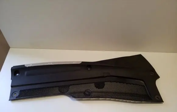 Land Rover Evoque II Wiper trim K8D2021B57AD