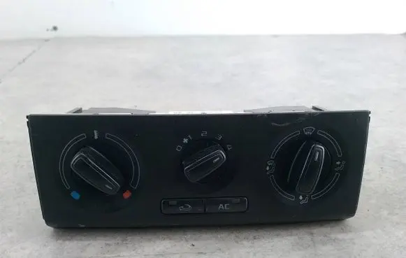 Skoda Fabia Mk2 (5J) Climate control/heater control trim 5J0820045C