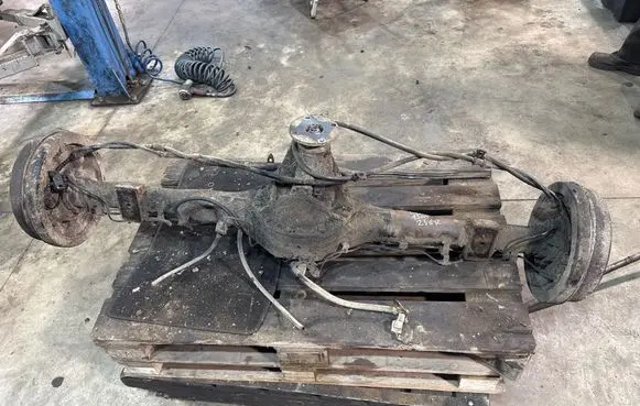 Mitsubishi L200 Rear axle beam with reductor 