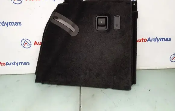 Trunk/boot lower side trim panel