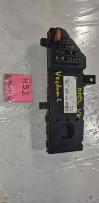 Opel Vectra C Fuse module 13199492 13181983 351788