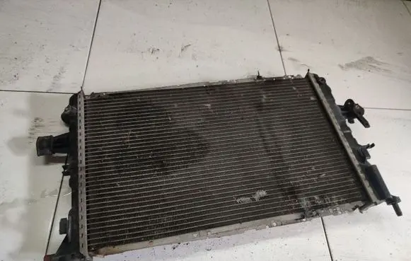 Opel Zafira A Coolant radiator