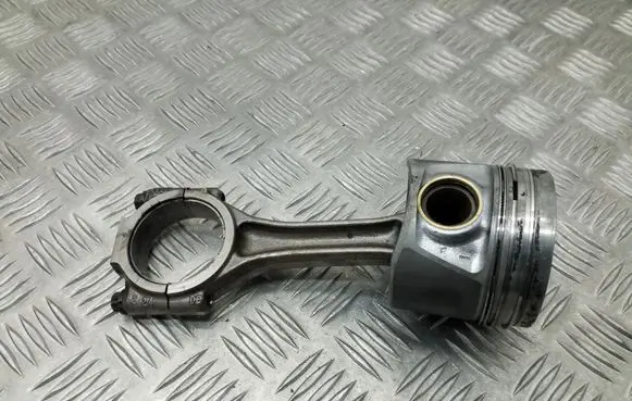 Volkswagen PASSAT B6 Piston with connecting rod BMR