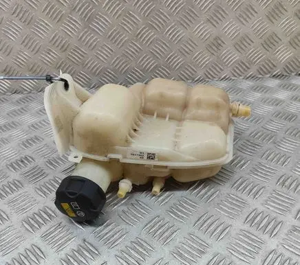 BMW X2 F39 Coolant expansion tank/reservoir 8687503 7617362