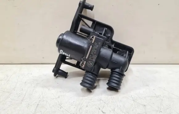 BMW 5 E60 E61 Coolant heater control valve 64116920226 6920226 1147412174