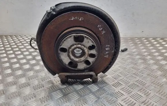 Audi A4 S4 B7 8E 8H Rear wheel hub
