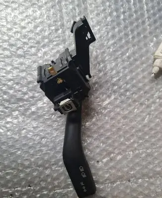 Volkswagen PASSAT B7 Indicator stalk 1K0953513 01103500 10350060876647