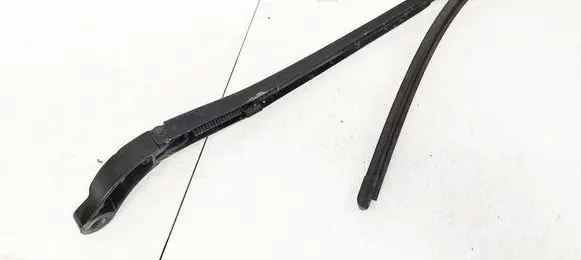 Front wiper blade arm