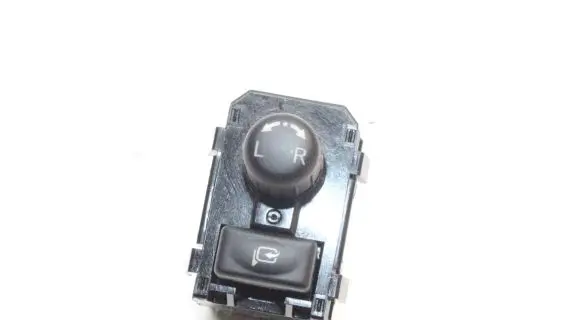 Nissan Leaf I (ZE0) Wing mirror switch