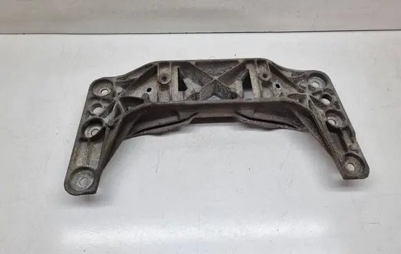 BMW 5 E60 E61 Gearbox mounting bracket 6761102 22316761102