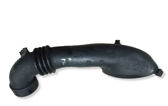 Land Rover Freelander Air intake hose/pipe 13717785066