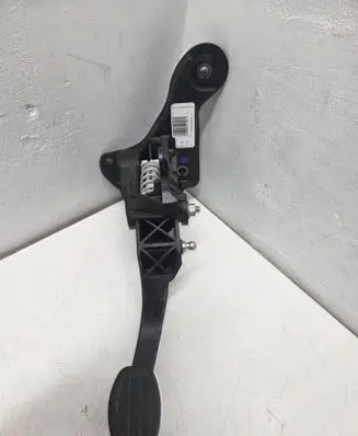 Opel Corsa F Clutch pedal 9824263080