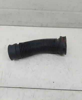Opel Astra H Air intake hose/pipe 13105267