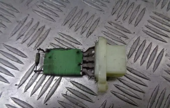 Ford Focus C-MAX Heater blower fan relay 
