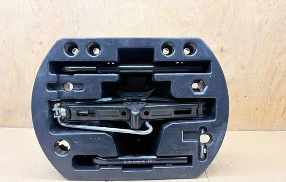 Renault Captur Tool set 995040911R