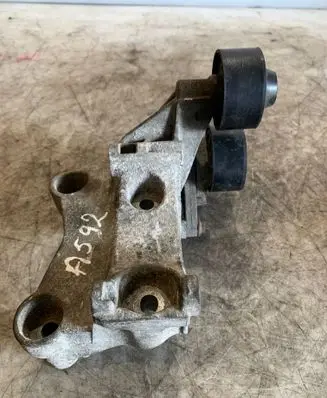 Renault Trafic III (X82) Generator/alternator bracket 117105124R