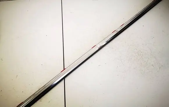 Lexus IS 220D-250-350 Front door glass trim molding