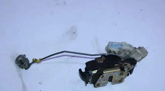 Subaru Impreza II Front door lock 61100FE000 0892043A