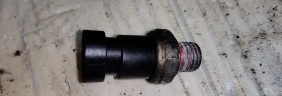 Cadillac SRX Oil pressure sensor 12635957