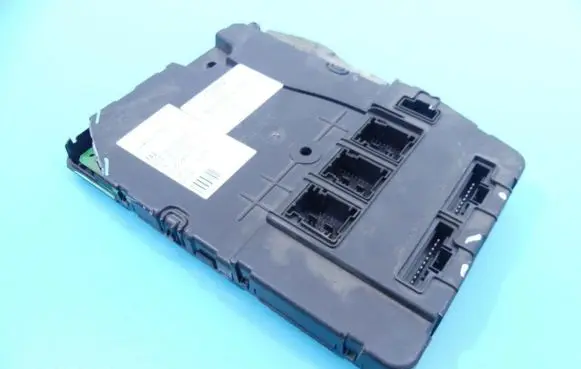 Renault Megane II Central body control module 8200306435 IMPRK1003347