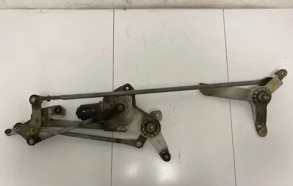Mitsubishi Grandis Front wiper linkage and motor 8250A138 MN182409