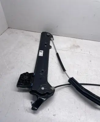 BMW 4 G22 G23 G24 G26 Loading door lower hinge E01813102 E01807111 5A071C3