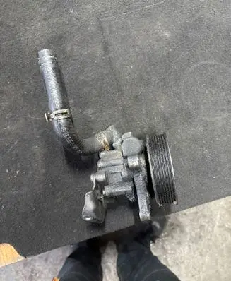 Mercedes-Benz Sprinter W906 Power steering pump 7691332151