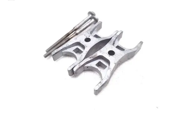 Audi Q3 8U Fuel Injector clamp holder 04L216
