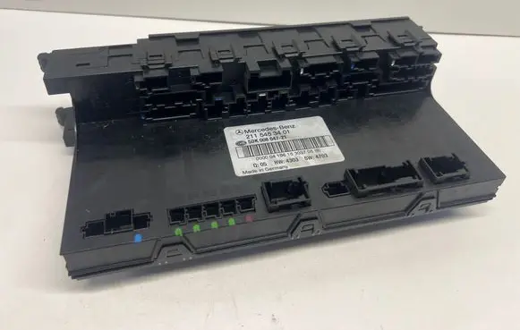 Mercedes-Benz E W211 Fuse module 2115453401 5DK00804721