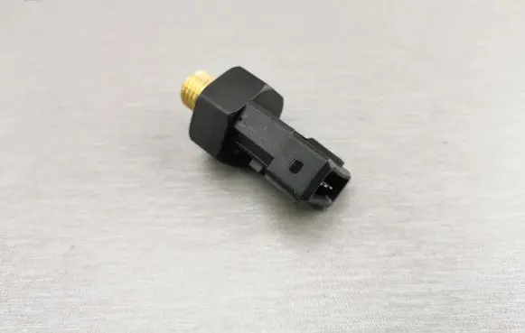 BMW 3 E90 E91 Oil pressure sensor 12617549796 7549796