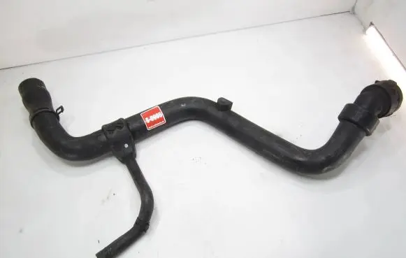 Audi A4 S4 B5 8D Engine coolant pipe/hose 4B0121101E