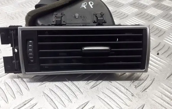Audi A6 S6 C6 4F Dashboard side air vent grill/cover trim 4F1820902