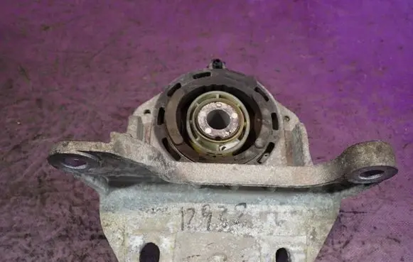 Fiat Bravo Gearbox mounting bracket 