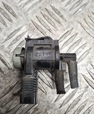 Volkswagen Golf IV Turbo solenoid valve 1J0906283C
