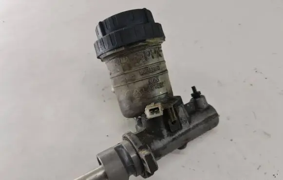 Volvo S40, V40 Master brake cylinder 310052