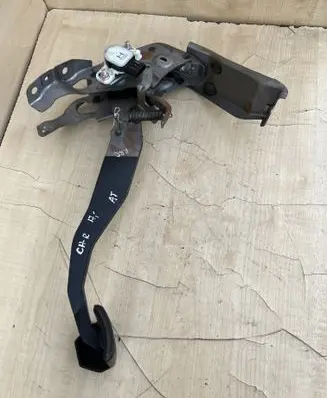 Toyota C-HR I Brake pedal 8951047040