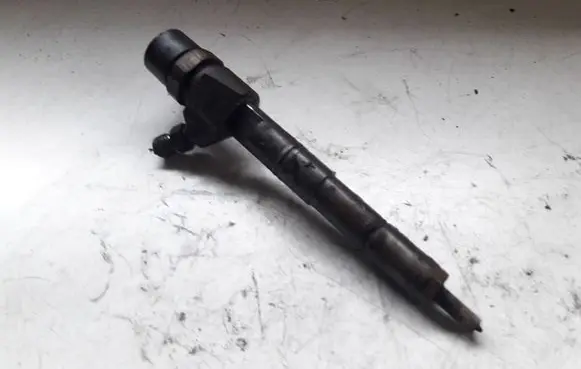Opel Insignia A Fuel injector 0445110423